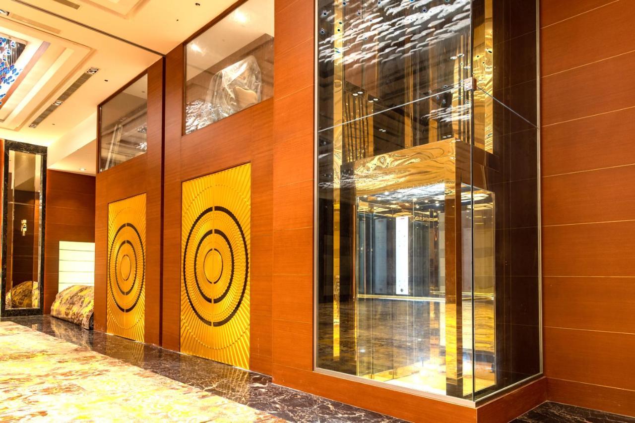 Kay-Em Spectra Hotel Chennai Bagian luar foto