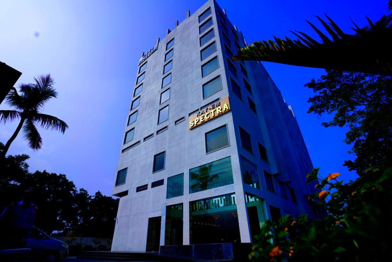 Kay-Em Spectra Hotel Chennai Bagian luar foto