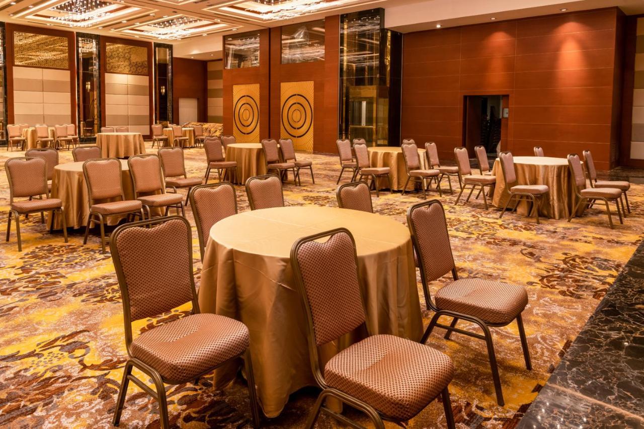 Kay-Em Spectra Hotel Chennai Bagian luar foto
