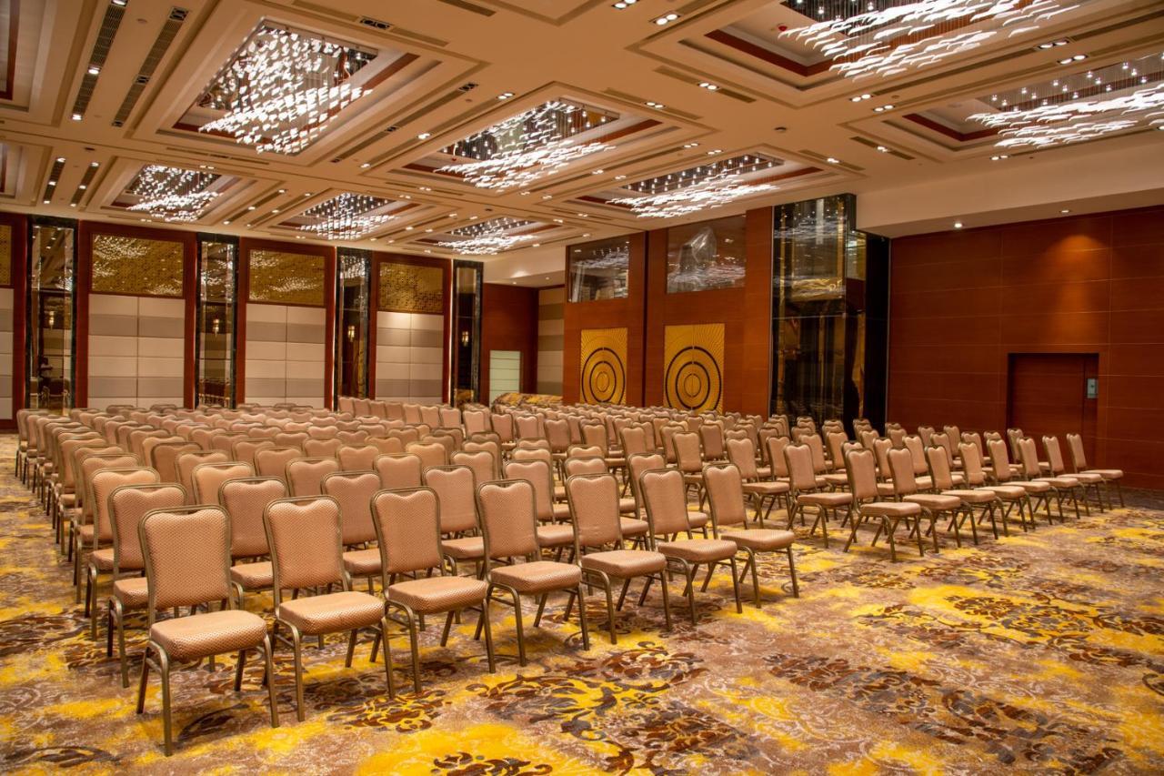 Kay-Em Spectra Hotel Chennai Bagian luar foto